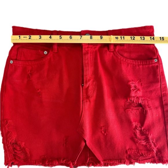 Zara Distressed Red Mini Skirt - Picture 3 of 5